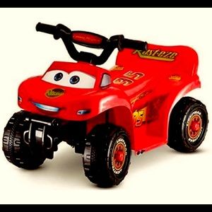 KidTrax Disney•Pixar Cars Lightning Ride-On Quad